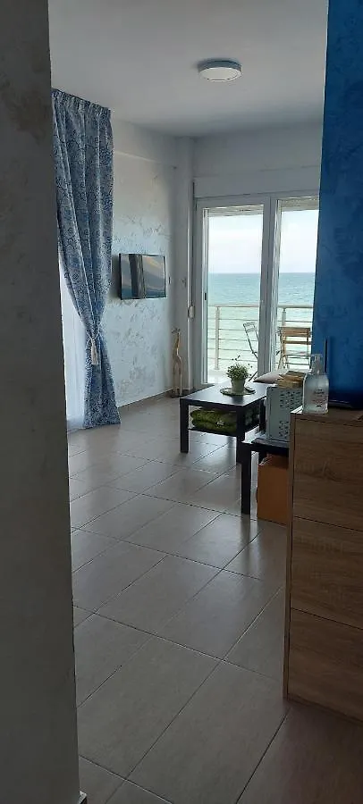 Roses Apartment Peraía
